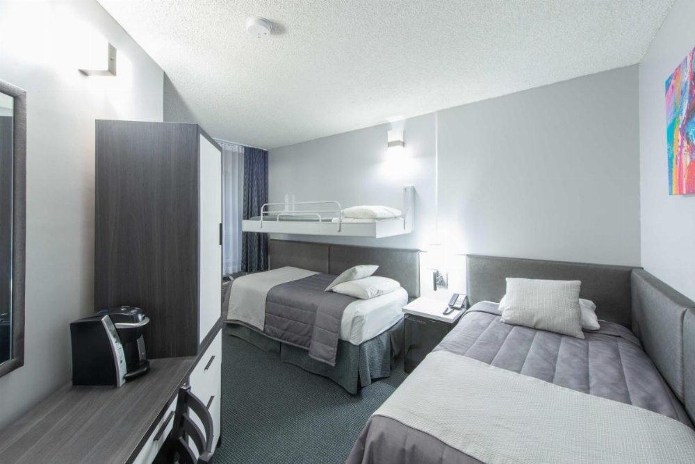 Travelodge by Wyndham Montreal Centre